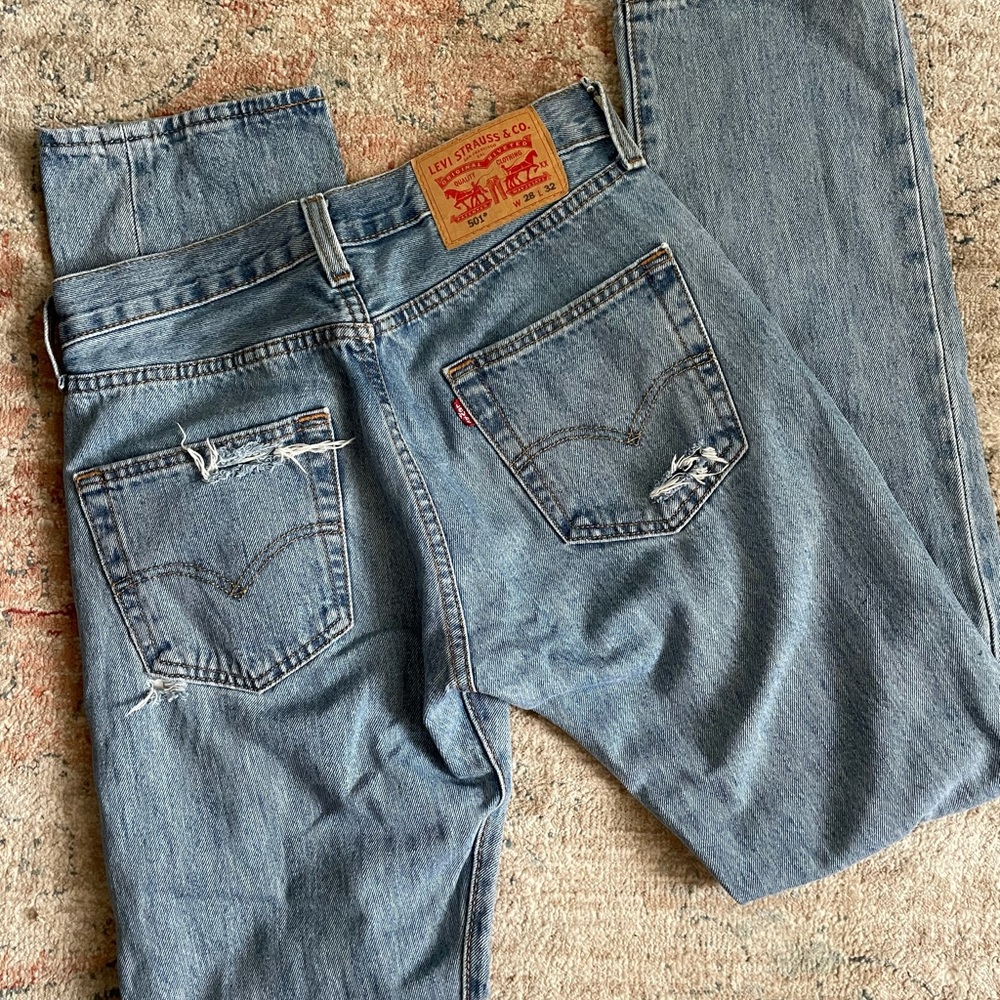 501s Levi’s Distressed